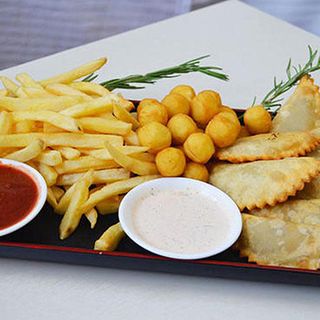 Комбо с чебуреками (1000 гр.)