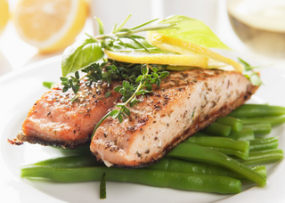 Salmón a la parrilla con salsa teriyaki