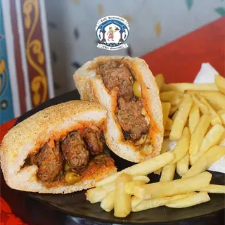 Sandwich Viande Hachée + Frites + Boisson au choix