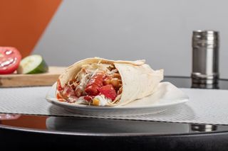 Kis kolbászos Hammy Good specialitás/Sandwich Hammy Good cu cârnat mic