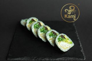 Futomaki z łososiem grillowanym