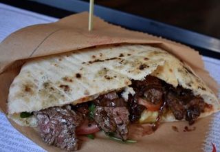 Steak sandwich (Biftek)