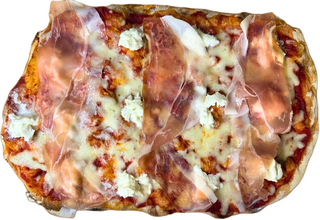 Pinsa bufala e crudo