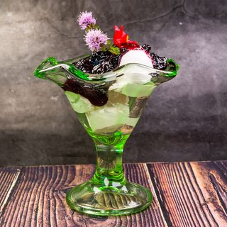 Цедено мляко със сладко