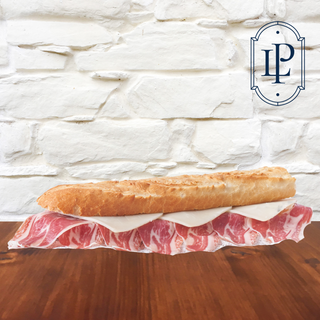Bocadillo de Jamón Ibérico y Queso Semicurado