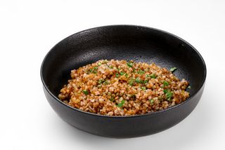 Hrișcă cu ceapă caramelizată