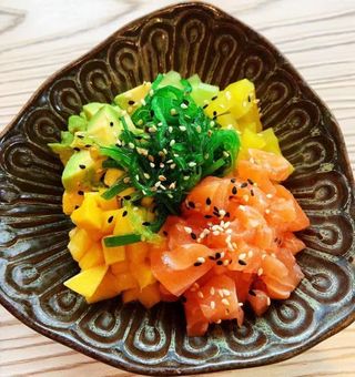 131. Poke bowl salmon