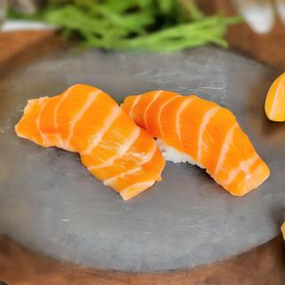 Nigiri Salmón (2 Uds.)