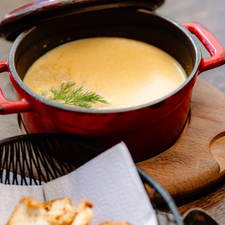 ნაღების ყველის სუპი კრუტონებით/Cream cheese soup with croutons