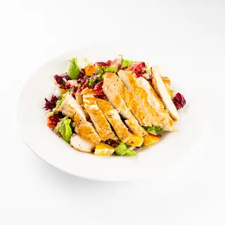 Povrtna salata s piletinom i dressingom od sezonskog voća