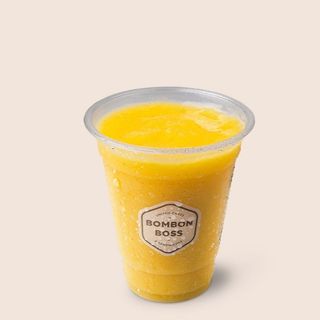 Smoothie de mango, piña y maracuyá