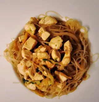Spaghetti di soia con pollo