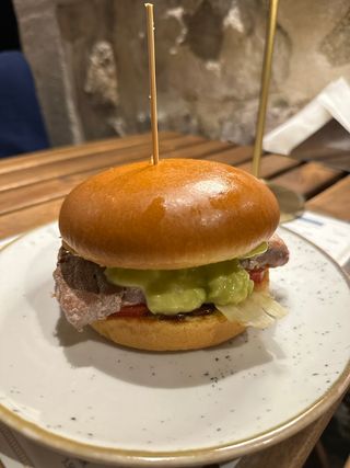 Burgeri tuna burger