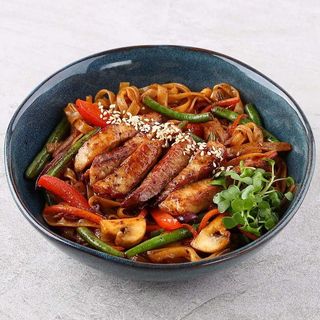 Вок зі свининою