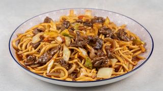 3.    Stir-Fried Hand-Pulled Noodle with Beef 牛肉炒面