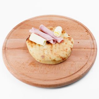 Lepinja sa šunkom i kačkavaljem