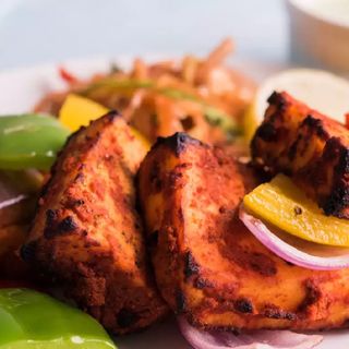 CAS DULCE LA CUPTOR ( Paneer tikka)