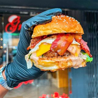 Burger Crunchy + Frites