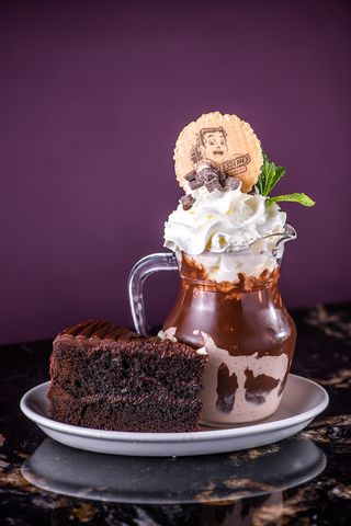 American Fudge Cake Shake