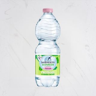 Acqua naturale