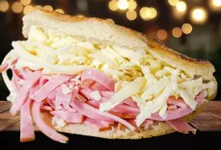 Arepa De Jamón Y Queso blanco latino