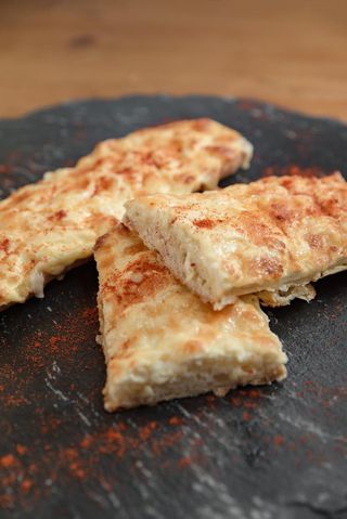 Tostada Con Huevo Y Queso Feta