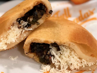 Empanada Mixta (1 Ud.)