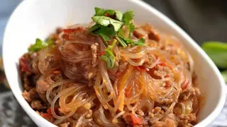 391 Spaghetti di soia piccanti con macinato di maiale