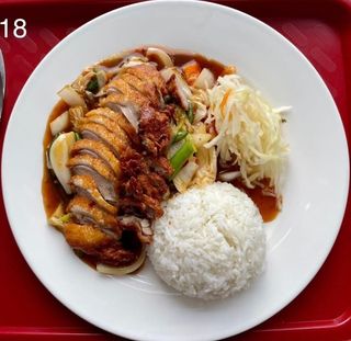 18 Chrupiąca smażona kaczka ze smażonym ostrym czosnkiem