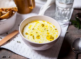 Ciorbă de pui a la grec