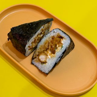 Онигири с курицей (200 г)