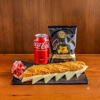Combo Bocadillo De Queso Y Refresco