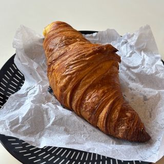 Френски кроасан с масло