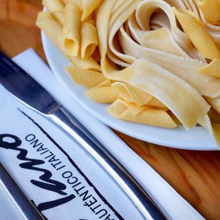 TAGLIATELLE CON CREMA DE PARMESANO Y TRUFA