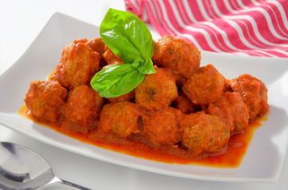 Albondigas en salsa de tomate (porción)