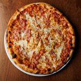 Pizza pančeta i parmezan