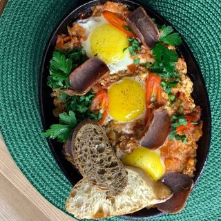 Шакшука з бастурмою (340г)