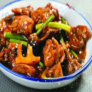 58.  Ternera con setas y bambú