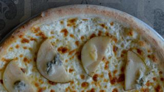 Pizza Zola E Pera(33 cm)