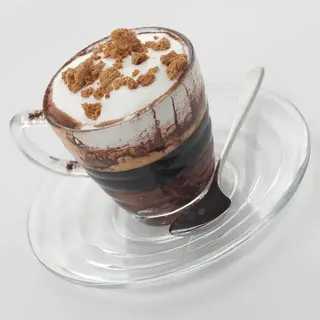 Caffe' latte al zucchero nero