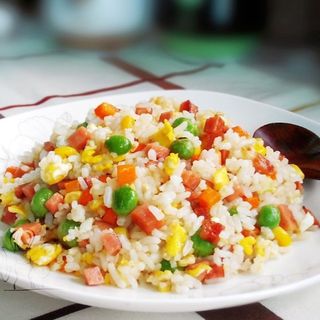 Riso “Yangzhou” 扬州炒饭