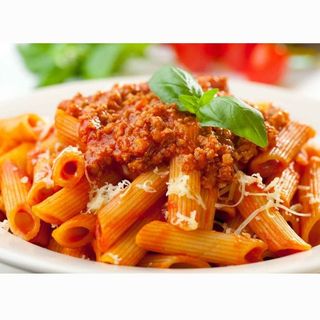 56. Penne bolognesa