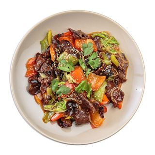 Салат из говядины "Шанхай" в терияки соусе