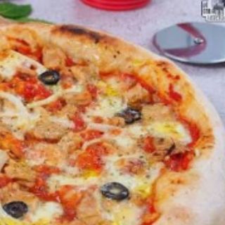 Pizza Atún (Mediana)