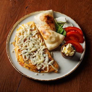 Omlet sa šunkom i pečurkama