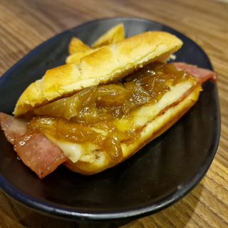 Tapa Bacón Queso y Cebolla Caramelizada