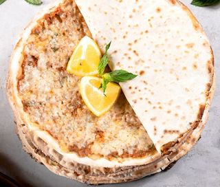 Լահմաջո պանրով