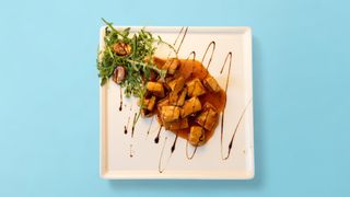 Свинско пикантно с манго сос (320г)