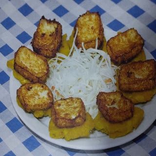 Tostones con Queso
