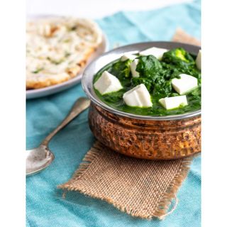 Lasooni Palak Paneer (Cottage Cheese)